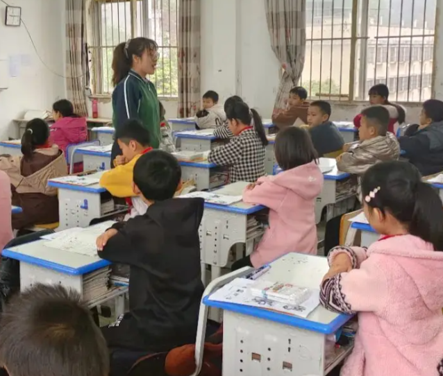 学生推送针对性习题展开1对1教导实现了一人一策对症下药
