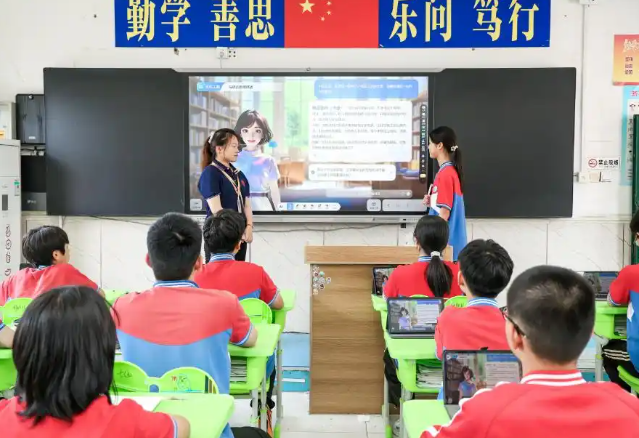 特性化供给可量化的基础上数据为教师们供给了更明晰的辅助视角 特性化供给可量化的基础上数据为教师们供给了更明晰的辅助视角